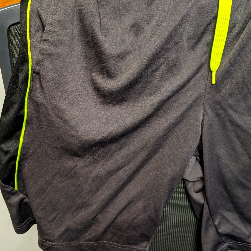 Tap out men's shorts